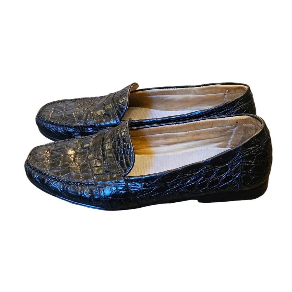 Sophisticated Black Textured Loafers